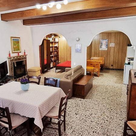 Appartamento Il Grillo Fossato di Vico Exteriör bild